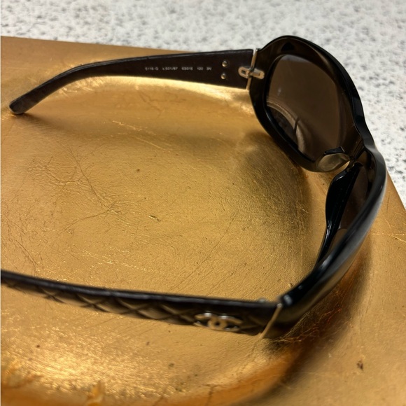CHANEL 5116-Q c501/86 Black with Brown Quilt Arms sunglasses - Picture 14 of 16